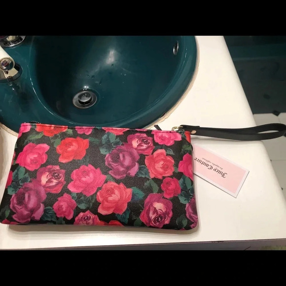 NWT JUICY COUTURE WRISTLET - Picture 2 of 4